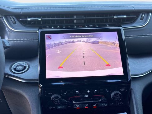 Used 2023 Jeep Grand Cherokee L Overland image 24