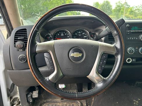 Used 2009 Chevrolet Silverado 1500 LT w/ Power Pack Plus RWD image 18
