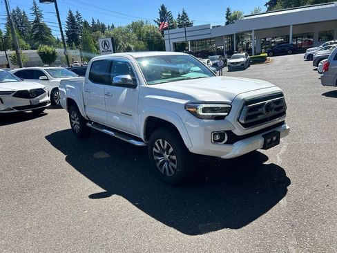 Used 2023 Toyota Tacoma Limited AWD/4WD image 2