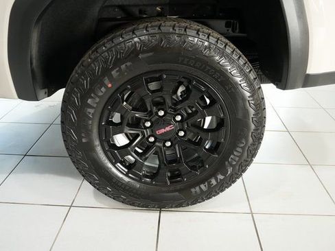 New 2026 GMC Canyon Elevation w/ Convenience Package image 9