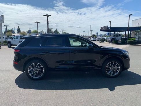 New 2025 Lincoln Corsair Grand Touring image 8