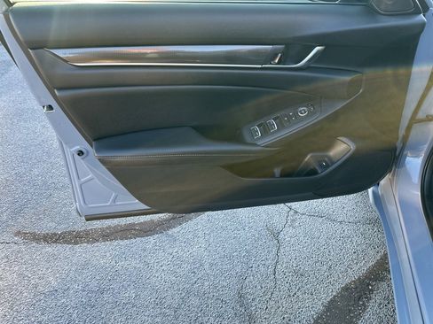 Used 2022 Honda Accord Sport image 9