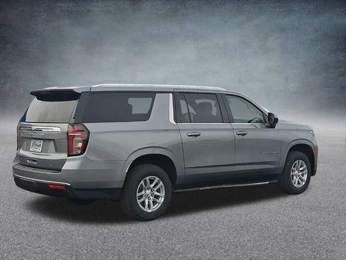 Used 2023 Chevrolet Suburban LT image 7
