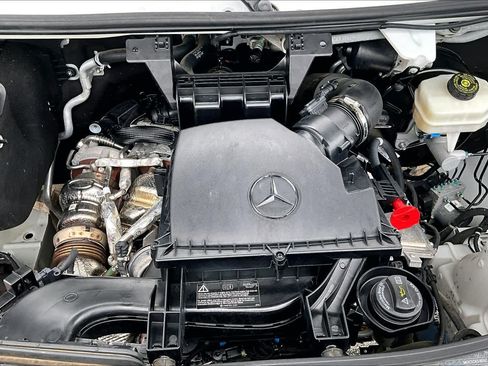 Used 2025 Mercedes-Benz Sprinter 2500 image 35