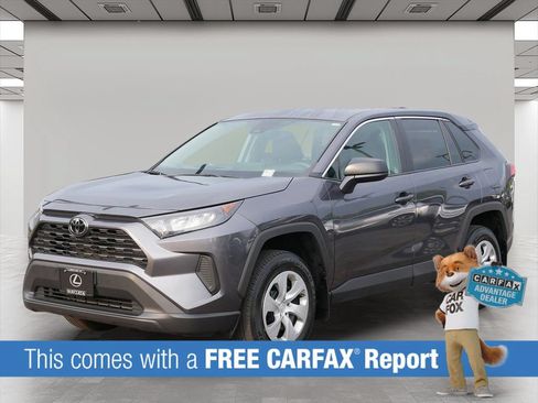 Used 2022 Toyota RAV4 LE AWD/4WD image 2