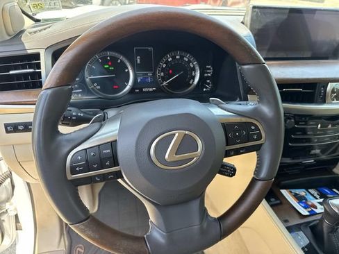 Used 2021 Lexus LX 570 4WD w/ Luxury Package image 40