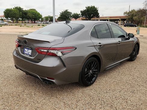 Used 2021 Toyota Camry XSE FWD image 3