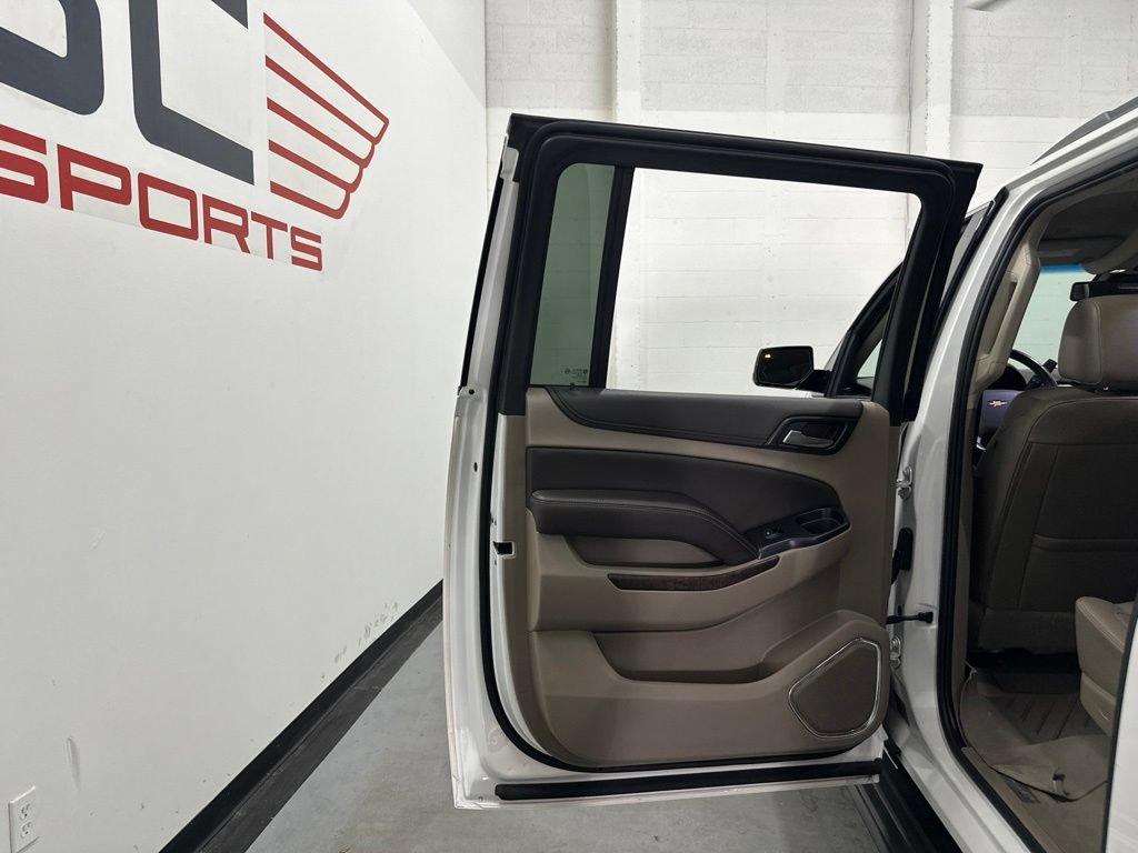 Used 2020 Chevrolet Suburban LT w/ Luxury Package RWD image 56