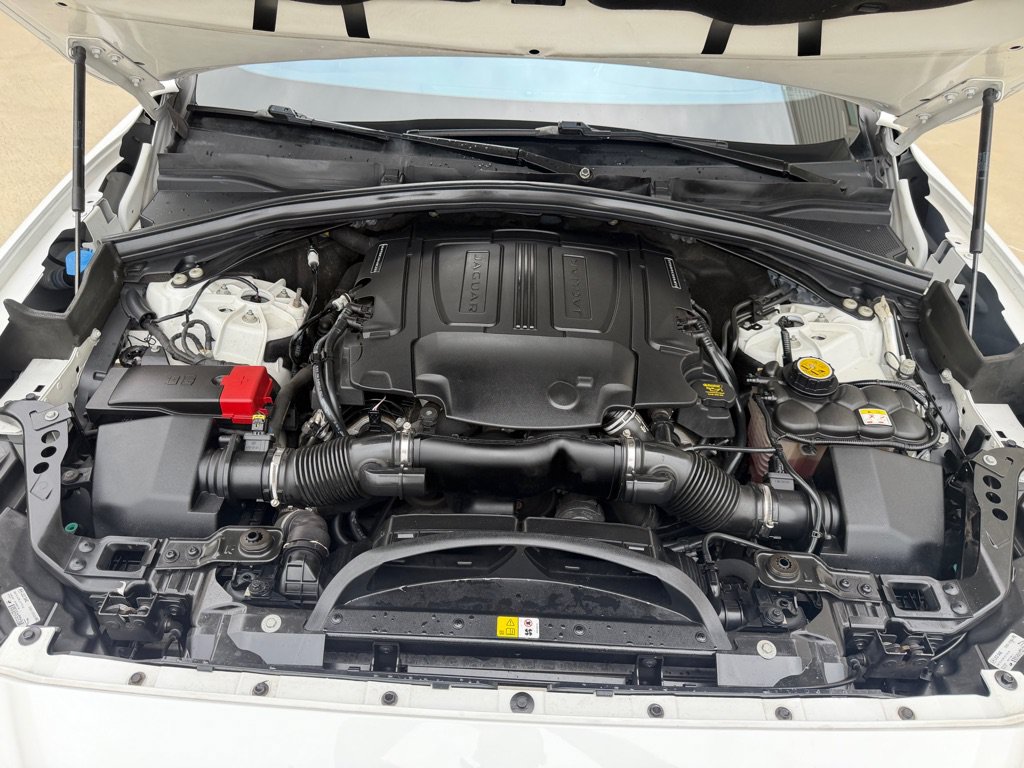 Used 2019 Jaguar F-PACE S AWD/4WD image 32