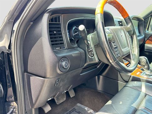 Used 2016 Lincoln Navigator L Select RWD image 10