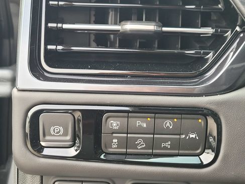 New 2026 GMC Yukon AT4 Ultimate AWD/4WD image 24