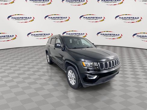 Used 2021 Jeep Grand Cherokee Laredo image 2
