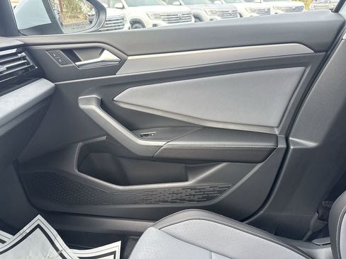 New 2026 Volkswagen Jetta SE FWD image 25