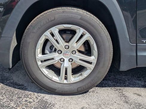 Used 2024 GMC Terrain SLE FWD image 12