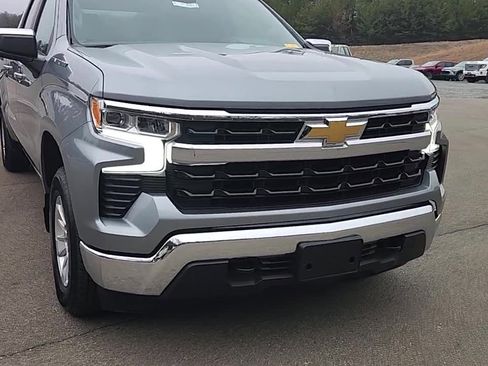 Used 2025 Chevrolet Silverado 1500 LT image 1