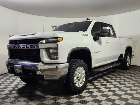 Used 2023 Chevrolet Silverado 2500 LT w/ Convenience Package image 3