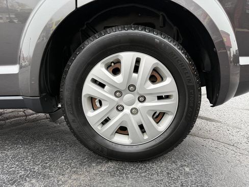 Used 2020 Dodge Journey SE w/ SE Popular Equipment Group image 9