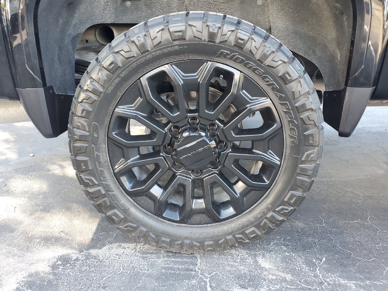 Used 2024 GMC Sierra 2500 Denali Ultimate AWD/4WD image 5