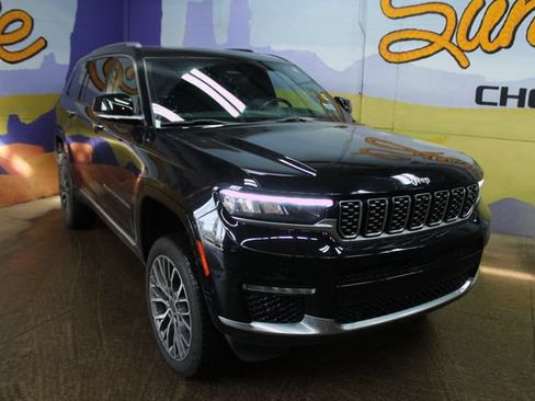 Used 2021 Jeep Grand Cherokee L Summit AWD/4WD image 3