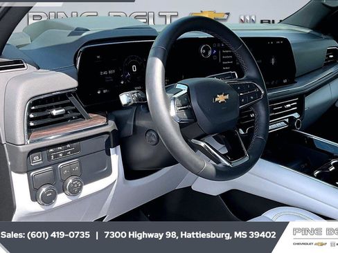 Used 2025 Chevrolet Suburban Premier image 12