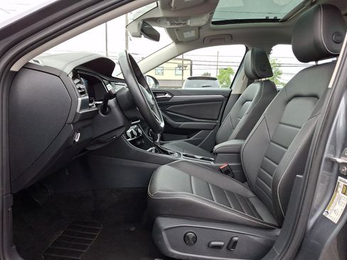 Used 2024 Volkswagen Jetta SE FWD image 20