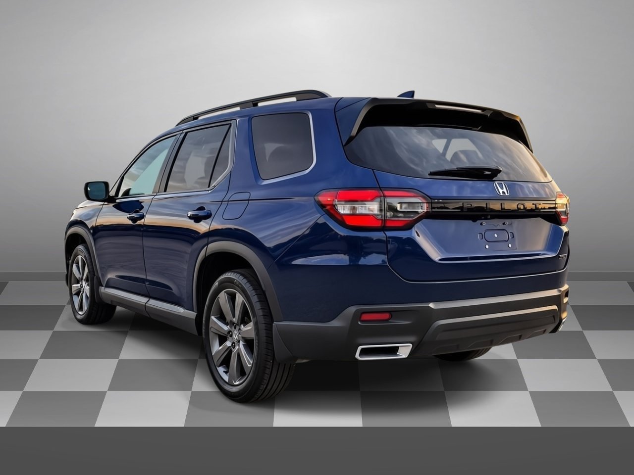 Used 2025 Honda Pilot Sport image 4
