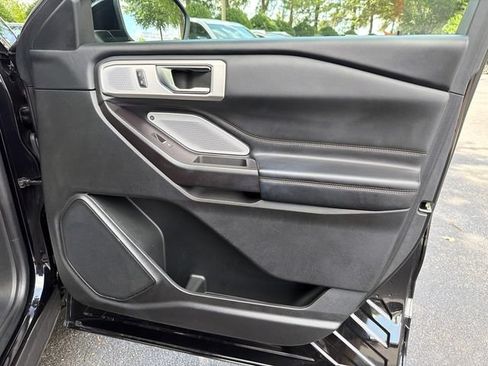 Used 2020 Ford Explorer Platinum w/ Premium Technology Package AWD/4WD image 14