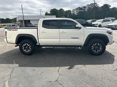 Used 2020 Toyota Tacoma TRD Off-Road w/ TRD Premium Off Road Package AWD/4WD image 5