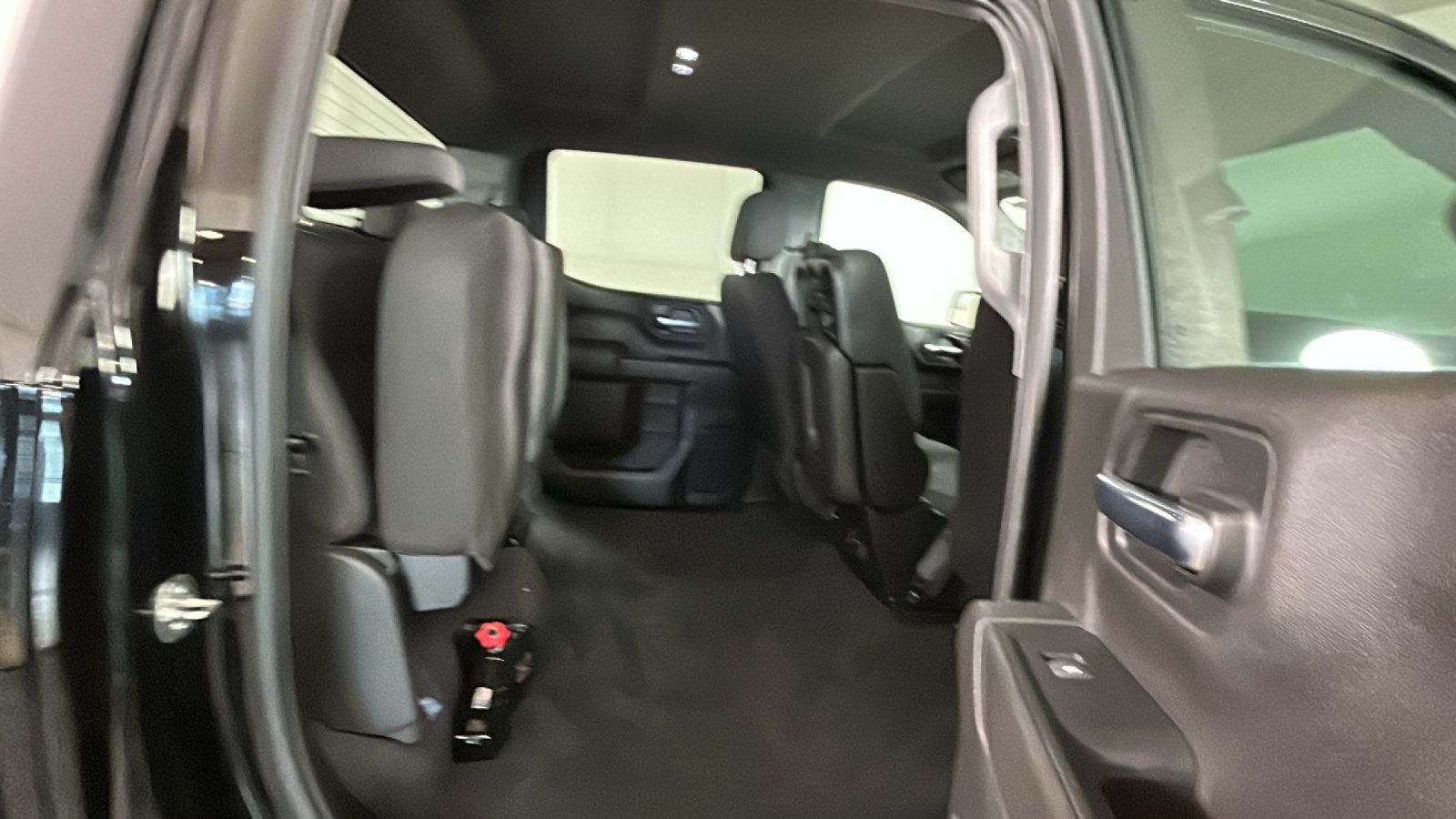 Used 2022 Chevrolet Silverado 1500 Custom Trail Boss w/ Safety Confidence Package AWD/4WD image 32