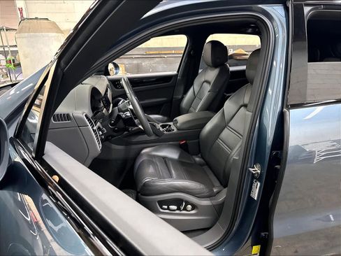 Used 2019 Porsche Cayenne AWD/4WD image 28