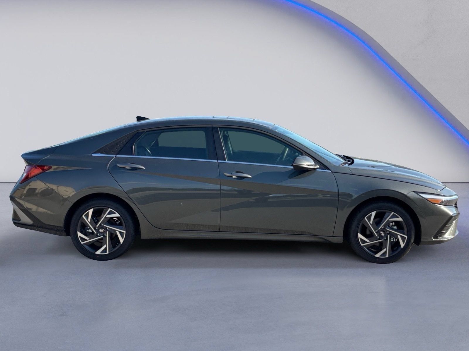 New 2026 Hyundai Elantra Limited FWD image 7