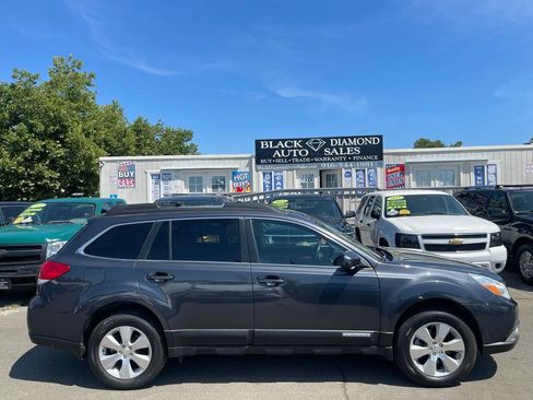 Used 2010 Subaru Outback 3.6R Limited image 8