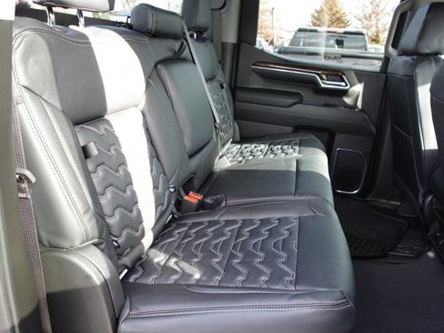 Used 2024 GMC Sierra 1500 Elevation image 29