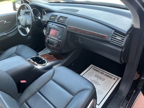 Used 2011 Mercedes-Benz R 350 BlueTEC 4MATIC image 18