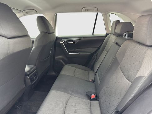 Used 2021 Toyota RAV4 XLE FWD image 37