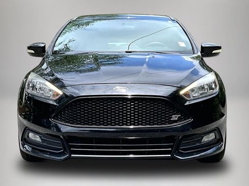 Used 2017 Ford Focus ST FWD image 3