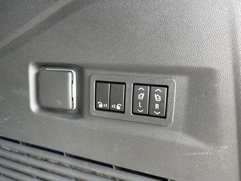 Used 2023 Chevrolet Tahoe High Country image 51