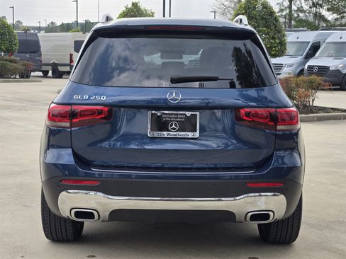 Certified 2022 Mercedes-Benz GLB 250 image 8