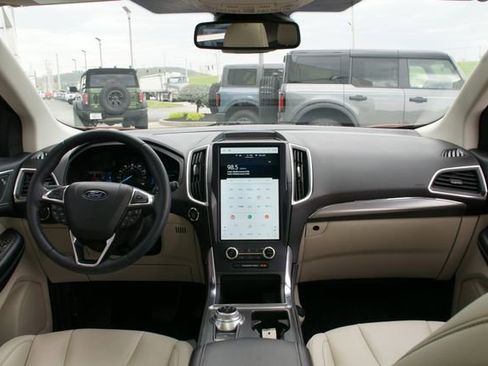 Certified 2022 Ford Edge Titanium w/ Class II Trailer Tow Package image 38