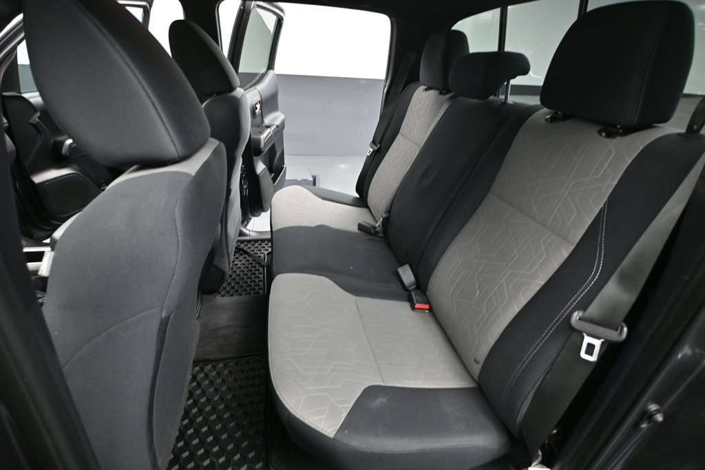 Used 2021 Toyota Tacoma TRD Sport AWD/4WD image 29