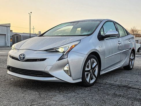 Used 2017 Toyota Prius Four Touring w/ Protection Package image 3