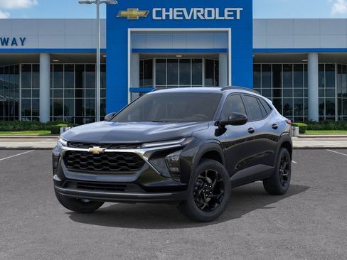 New 2026 Chevrolet Trax LT w/ Driver Confidence Package FWD image 6
