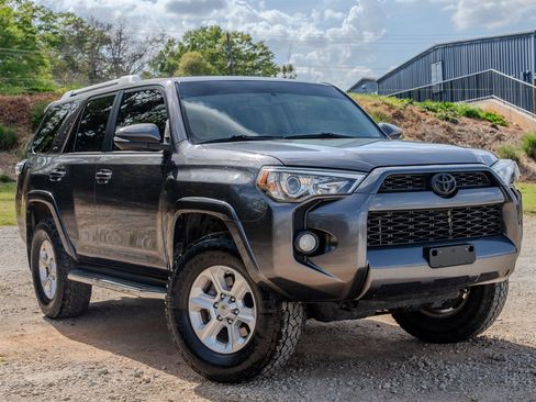 Used 2016 Toyota 4Runner SR5 Premium image 7