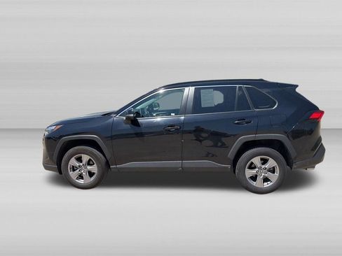 Used 2025 Toyota RAV4 XLE AWD/4WD image 7