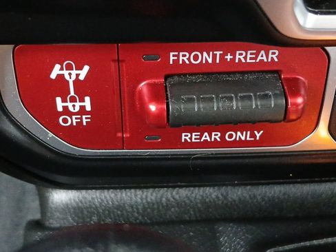 Used 2025 Jeep Wrangler Unlimited Rubicon AWD/4WD image 5