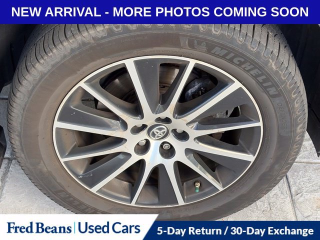 Used 2017 Toyota Highlander SE w/ Carpet Mat Package AWD/4WD image 11