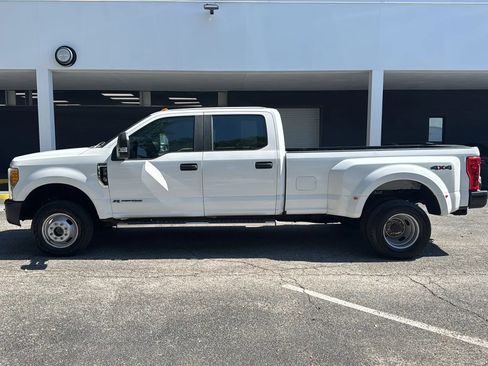 Used 2017 Ford F350 XL w/ Power Equipment Group AWD/4WD image 4