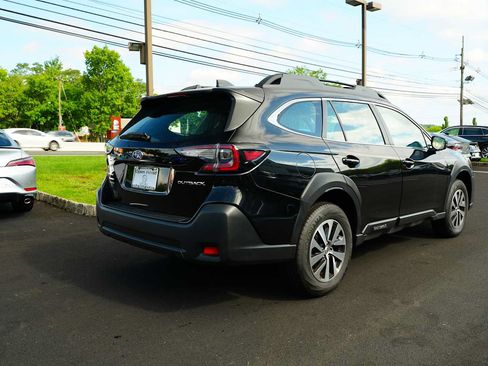 Used 2025 Subaru Outback AWD/4WD image 7