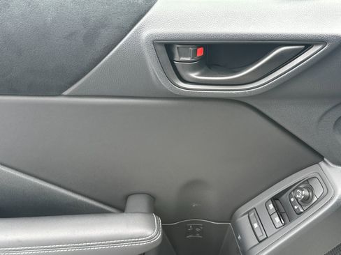 Used 2025 Toyota GR86 Premium image 11