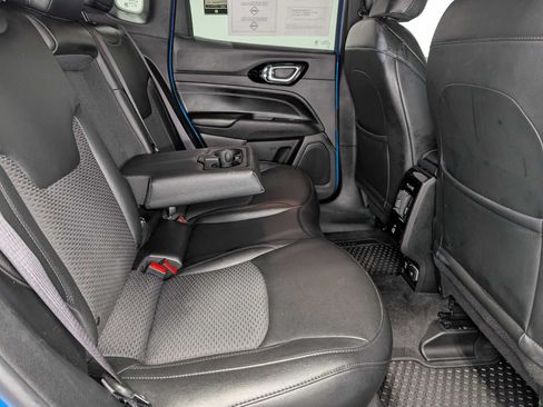 Used 2022 Jeep Compass Latitude w/ Convenience Group AWD/4WD image 40